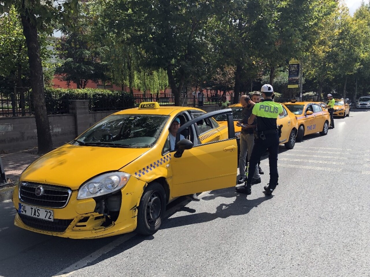 Esenyurt’ta taksicilere şok uygulama