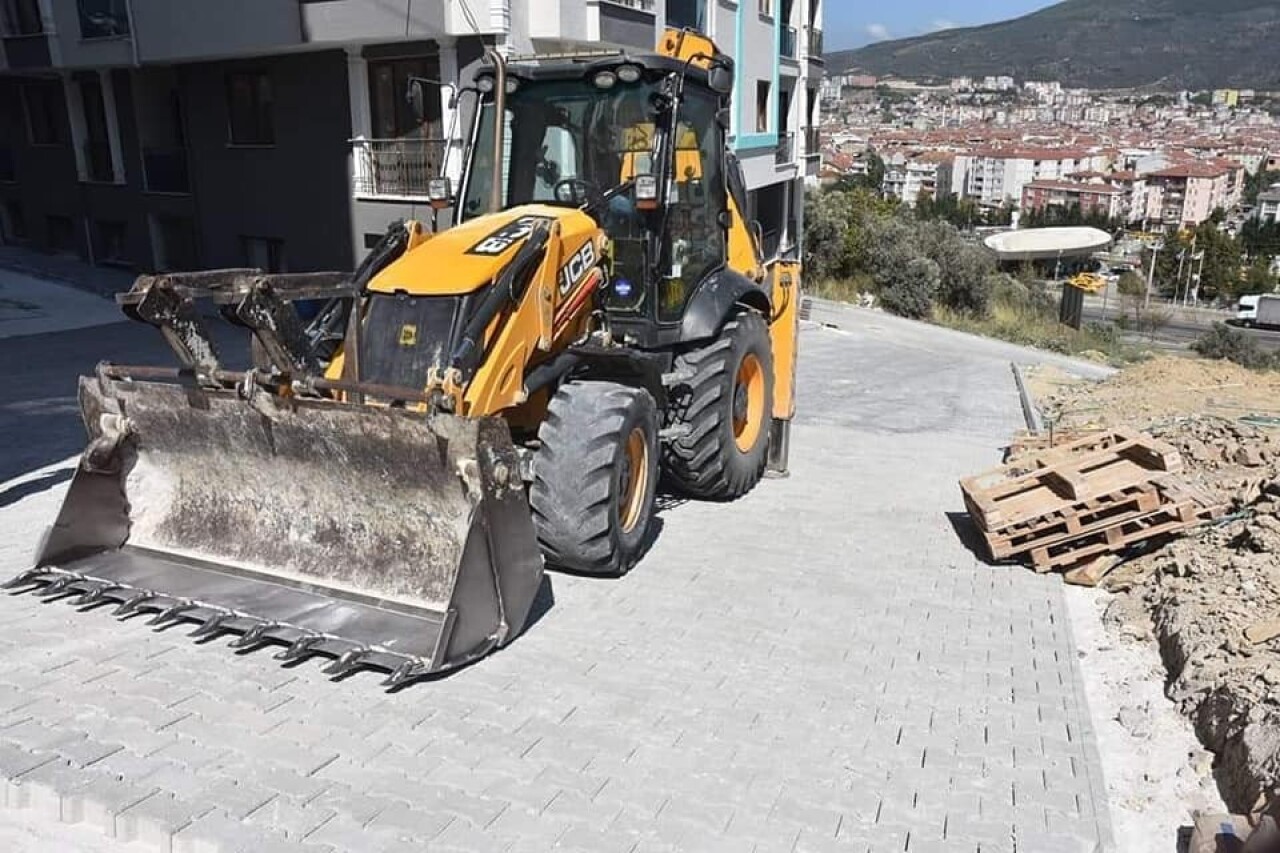 Gemlik Karacaaliye asfalt, Hisar’a parke taşı