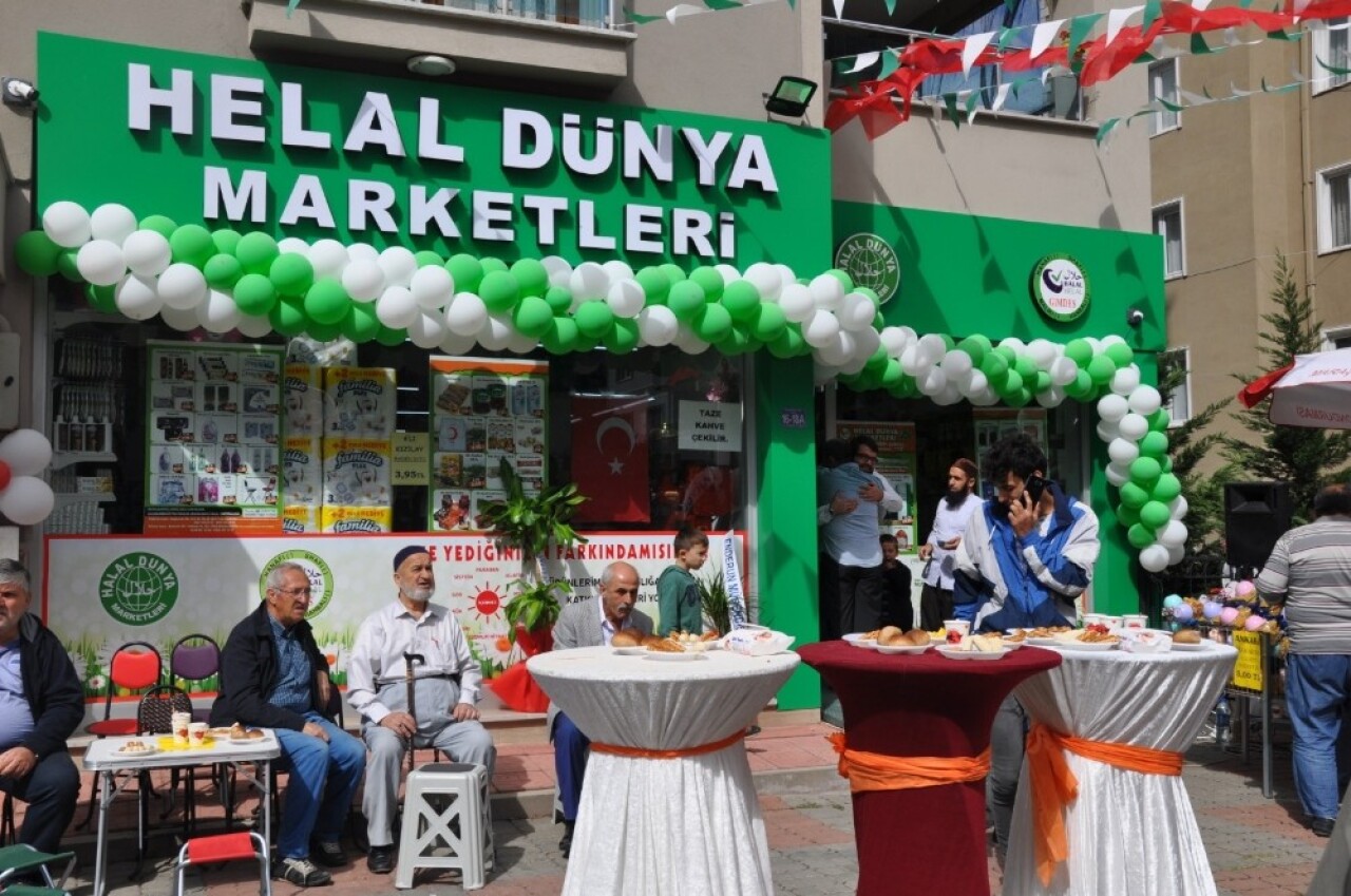 Helal Dünya Marketleri’nin ikinci şubesi açıldı