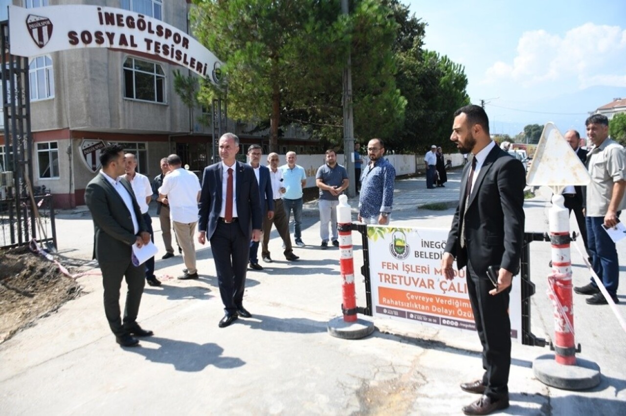 İnegöl Belediyesi’nden Burhaniye Mahallesi’ne otopark ve parke taşı