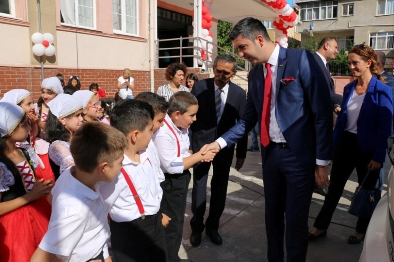 Kartal Belediyesi, yeni eğitim öğretim yılı açılışında öğrencileri yalnız bırakmadı