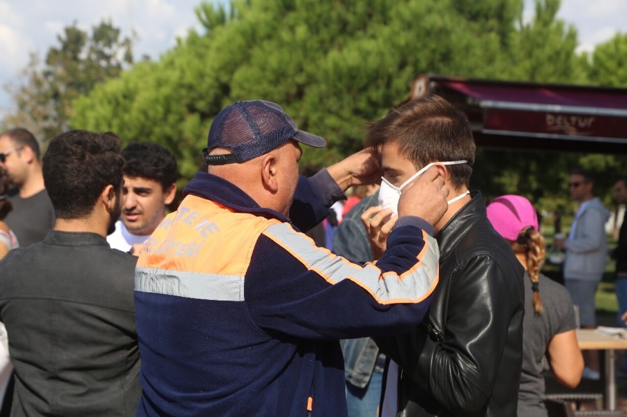 Maltepe’nin sahilini birlikte temizlediler