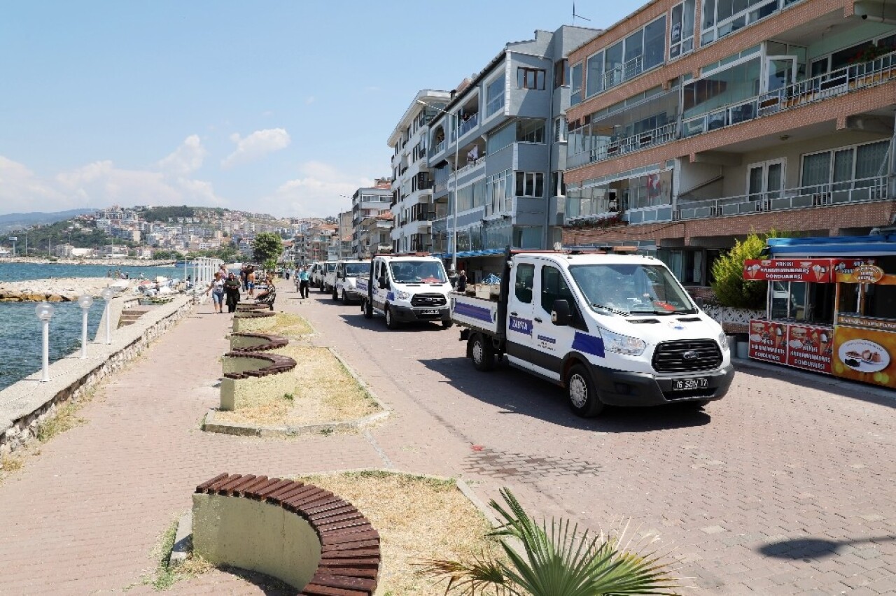 Mudanya ve Büyükşehir zabıtasından kıyı işgâline müdahale