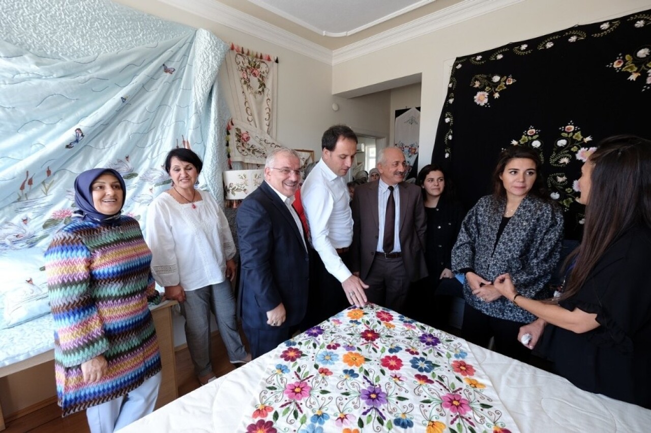 Mudanya’da renkli sergi