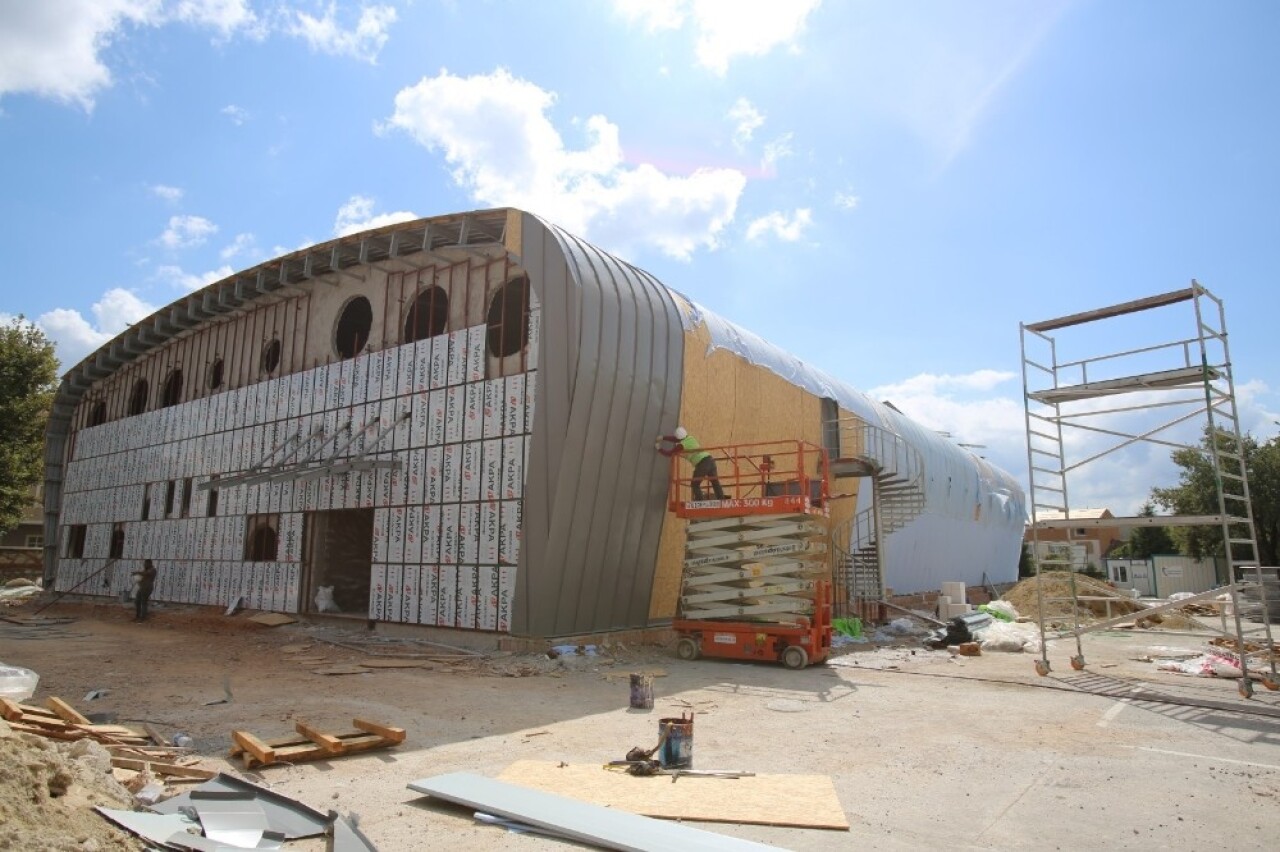 Orhangazi Spor Salonu’nun iç kısım çalışmaları başladı