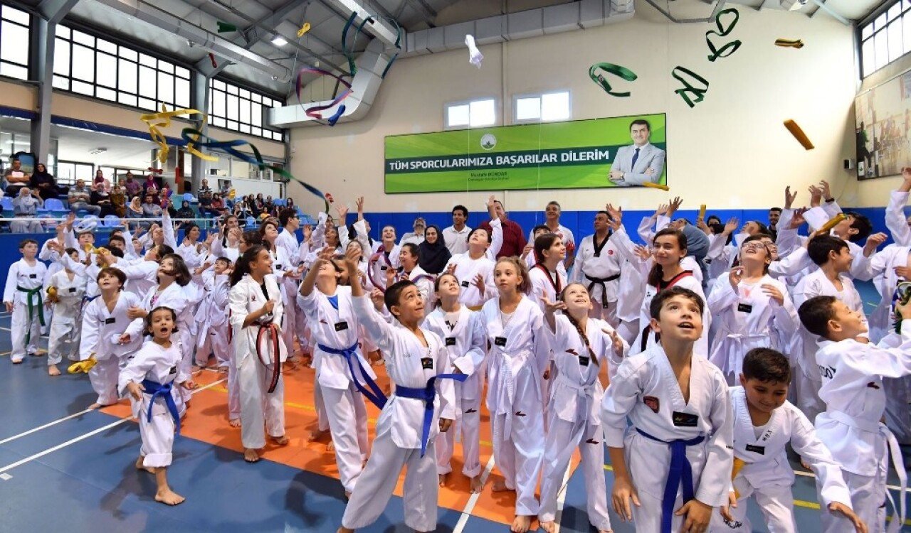 Osmangazi’de kuşak törenine Servet Tazegül imzası