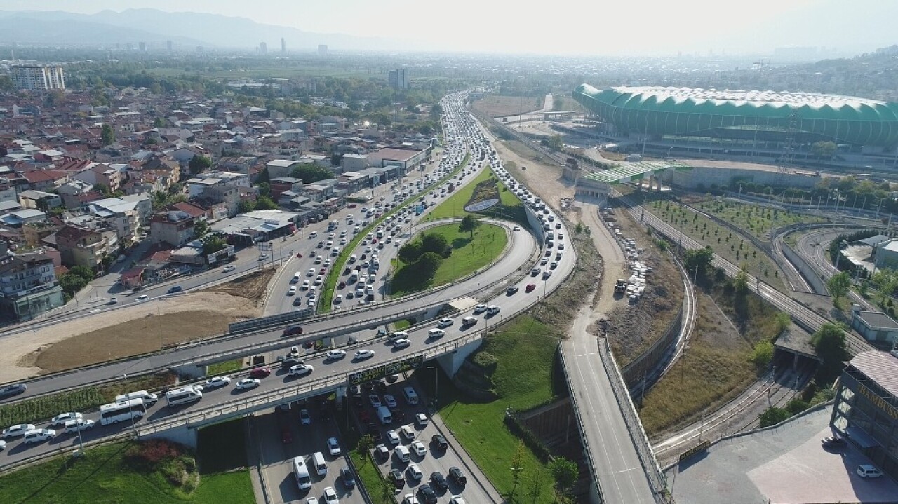 (Özel) Okullar açıldı trafik çilesi başladı...O anlar havadan böyle görüntülendi