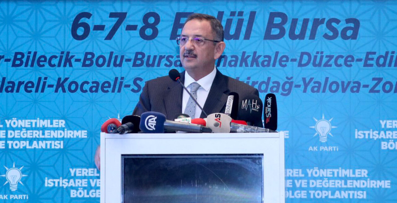 "Hizmet-İş Sendikasına mensup 2 bin 300 işçinin işine son verdiler"