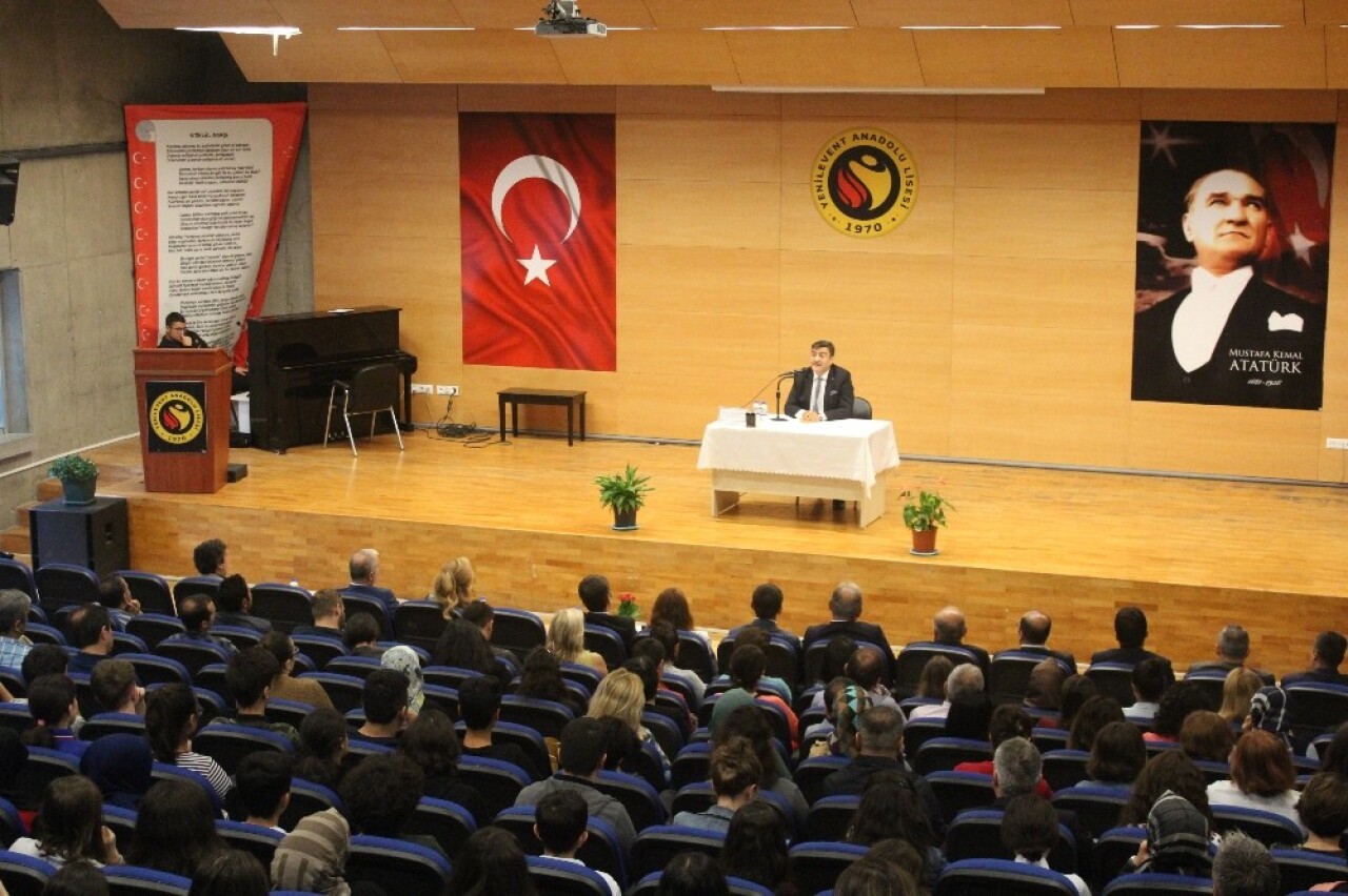 Prof. Dr. Yaşar Hacısalihoğlu: “Unutulan ihanet tekrarlanır”