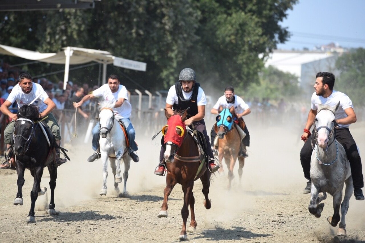 Rahvan atların ‘Zafer’ koşusu