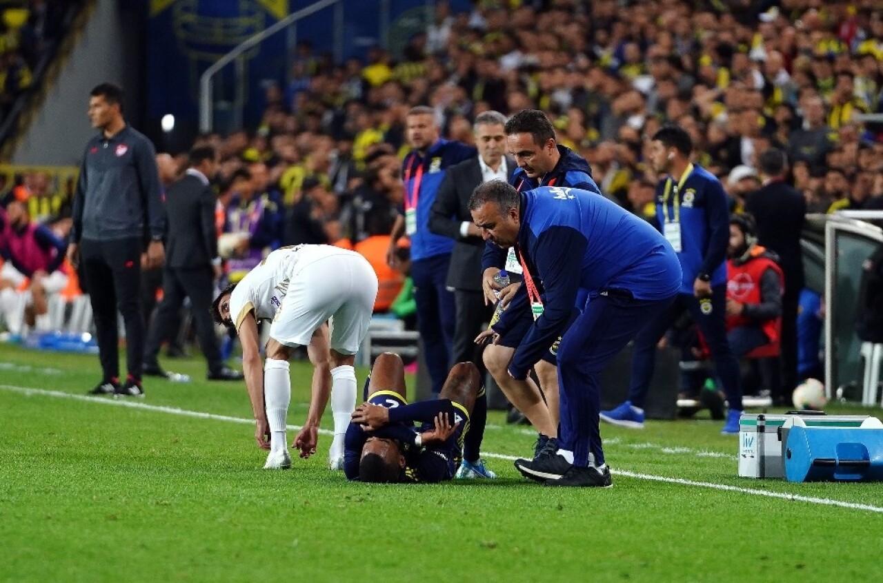 Rodrigues’in ayak bileğinde zorlanma tespit edildi