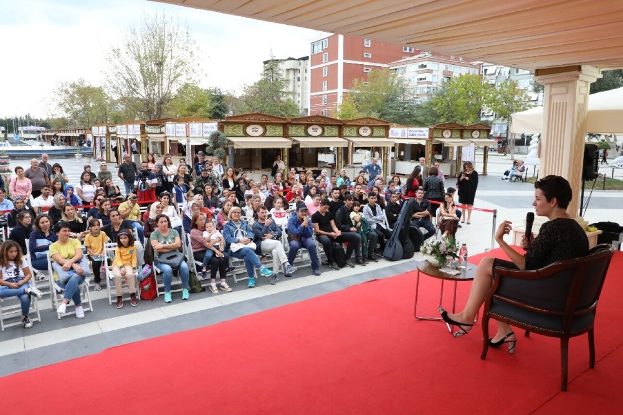 Şermin Yaşar, Büyükçekmece’de okurları ile buluştu