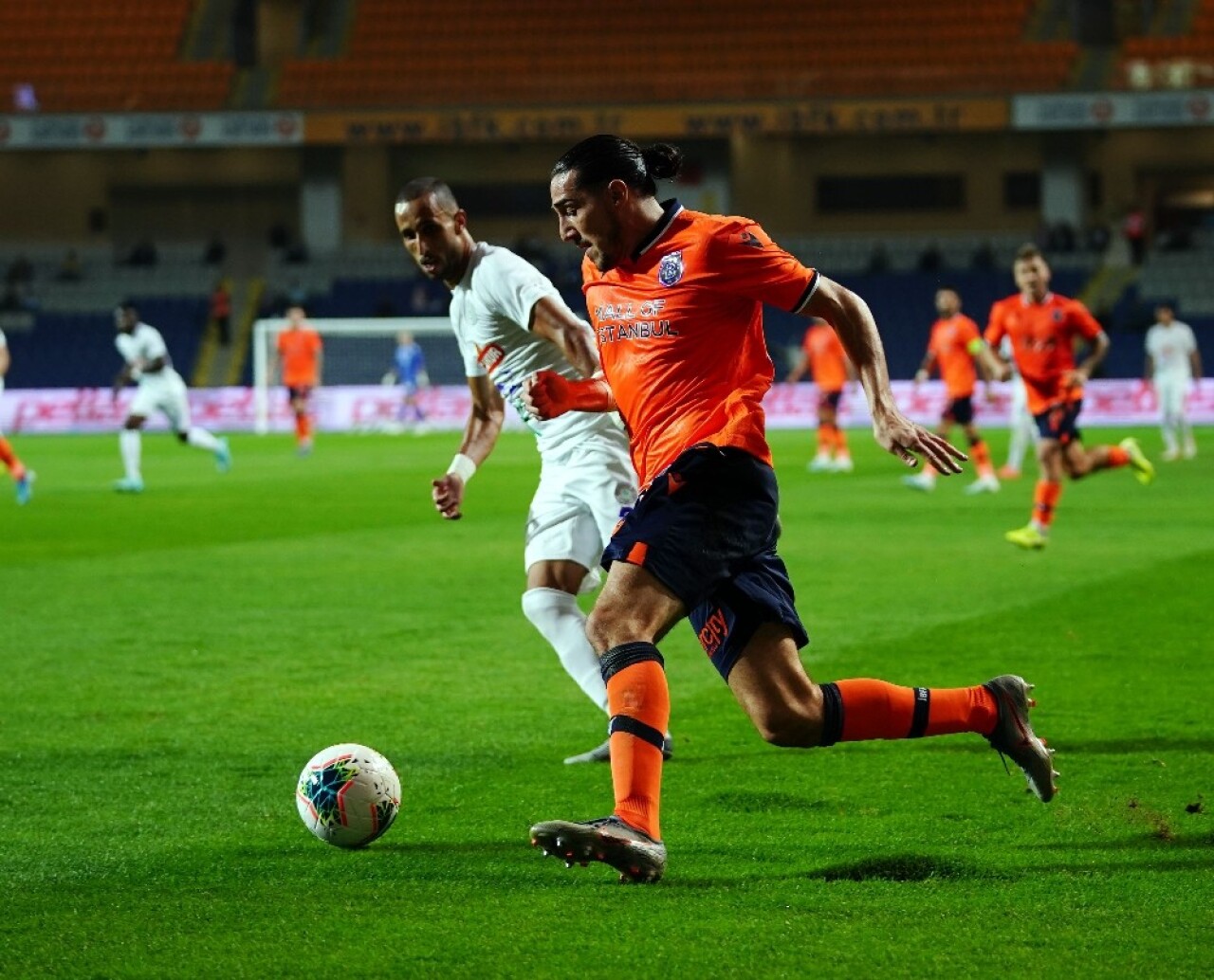 Süper Lig: Medipol Başakşehir: 5 - Çaykur Rizespor: 0 (Maç sonucu)