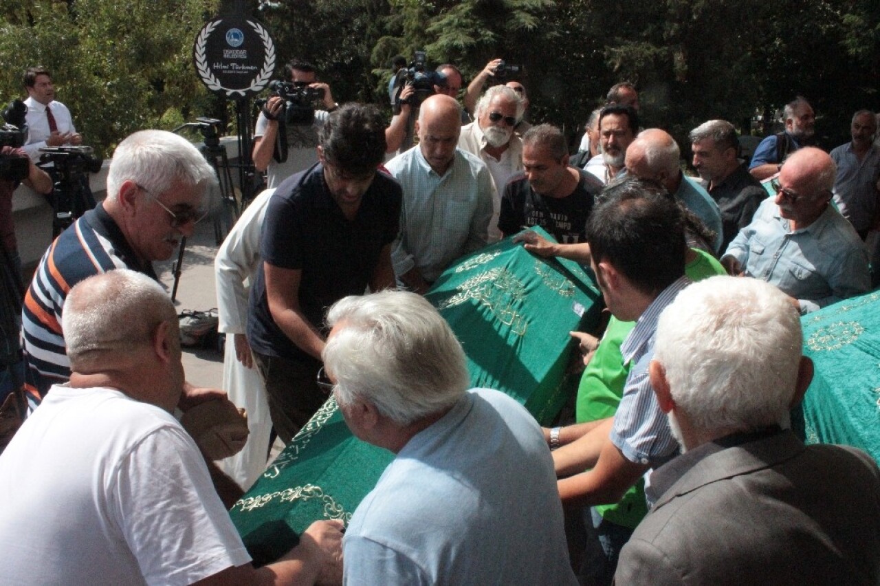 Usta oyuncu Süleyman Turan son yolculuğuna uğurlandı