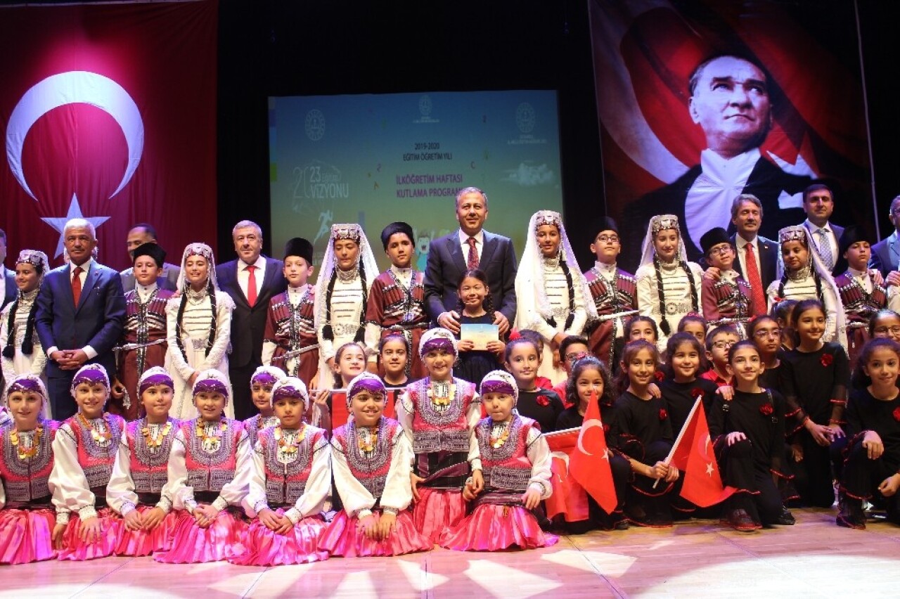 Vali Yerlikaya: “Okula başlayan 350 bin yavrumuz için birer fidan dikeceğiz”