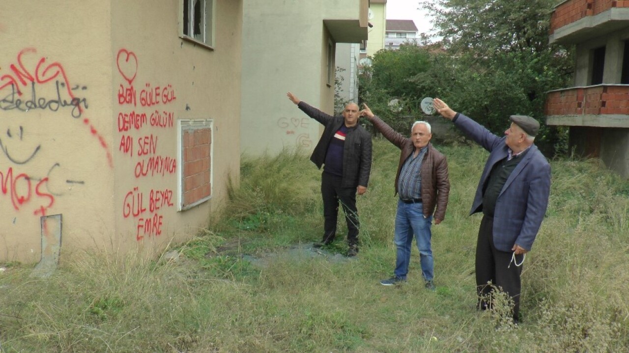 24 daireyi 50 kişiye satıp ortadan kayboldu