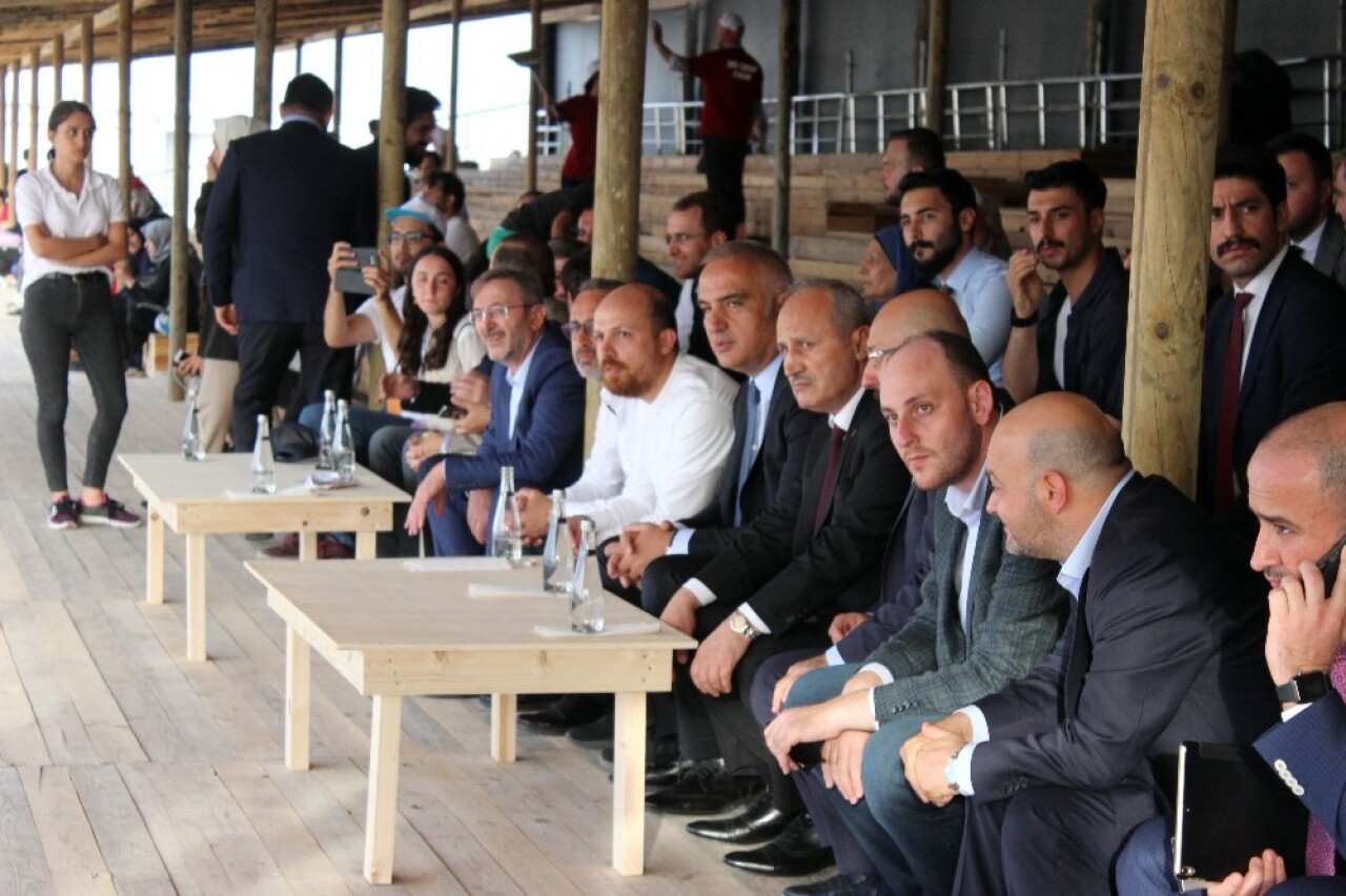 Bakan Turhan ve Ersoy, Etnospor Kültür Festivali’ni ziyaret etti