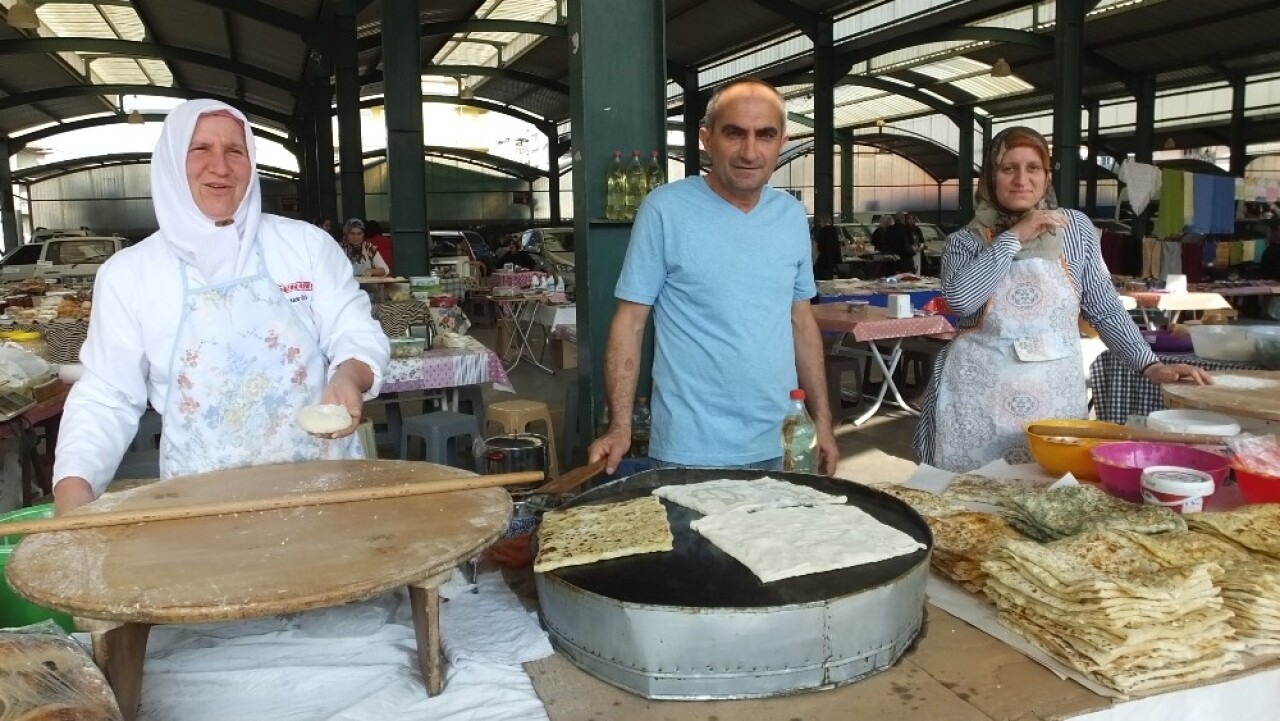 Balıkesir’de "Hanımeli Pazarı" kadınları iş sahibi yaptı