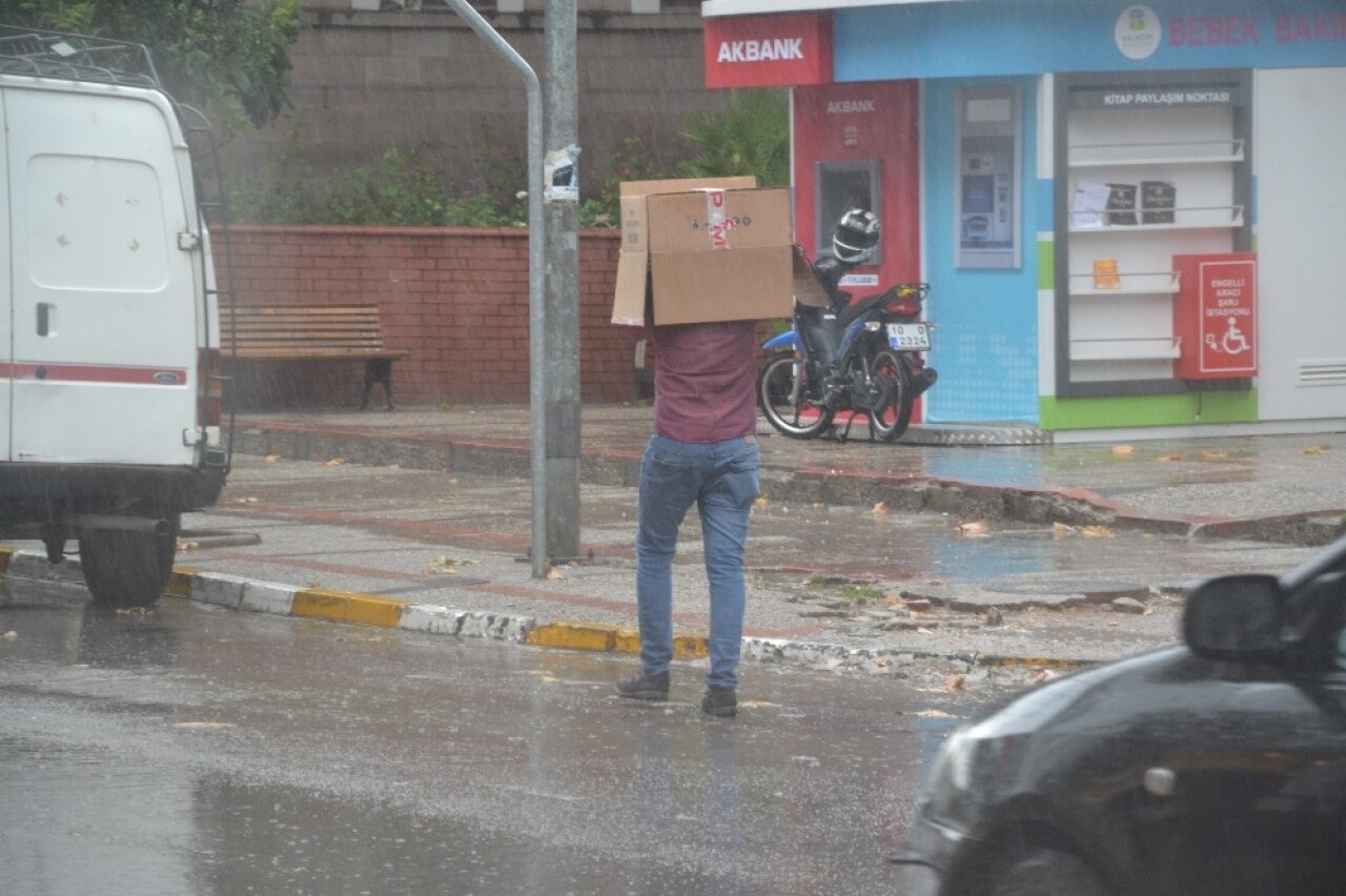 Balıkesir’e sağanak yağış uyarısı