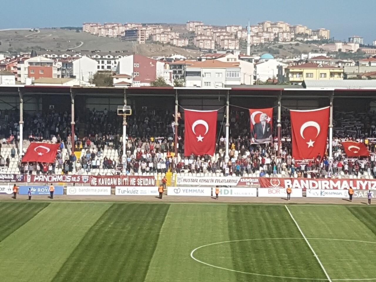 Bandırmaspor taraftarından Barış Pınarı kahramanlarına destek