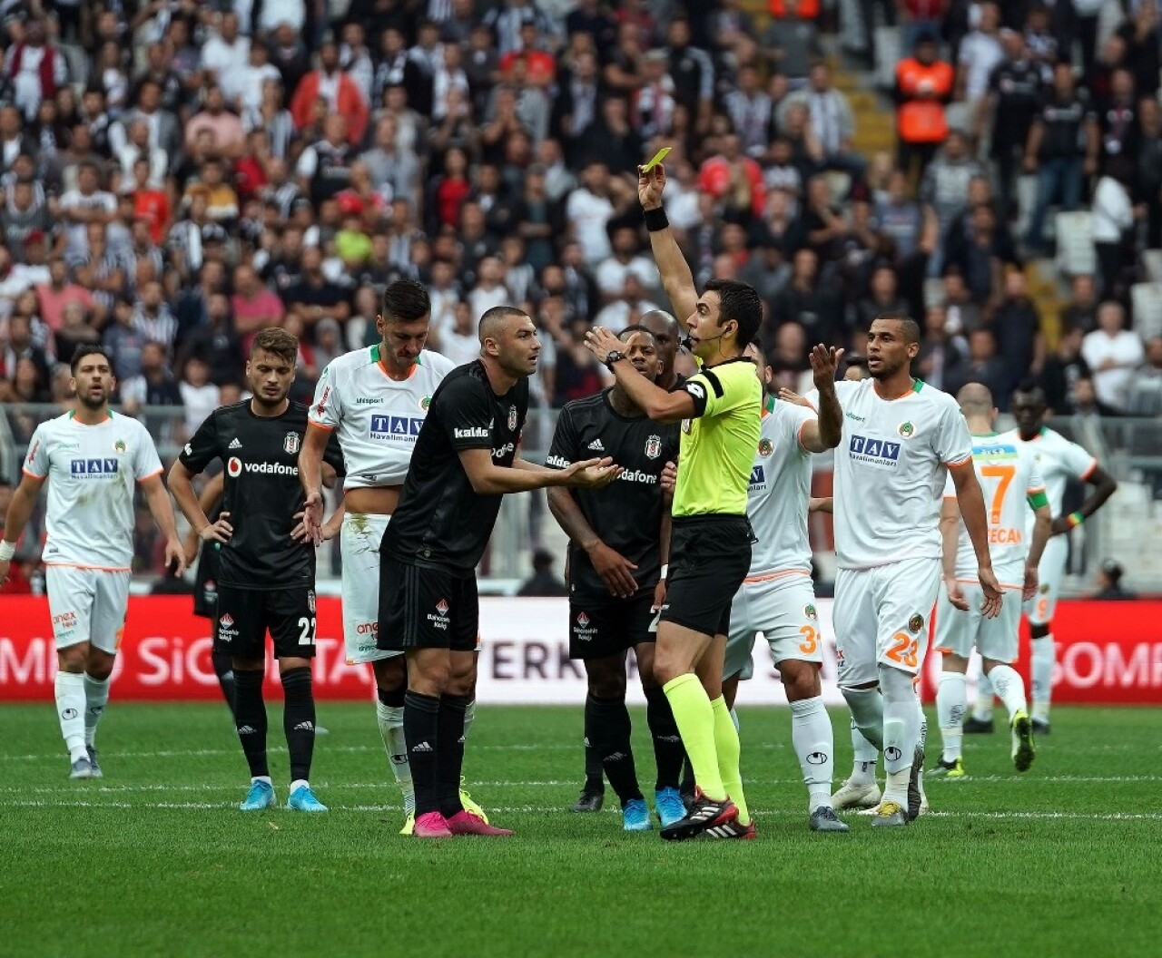 Burak golü attı, birlik mesajı verildi
