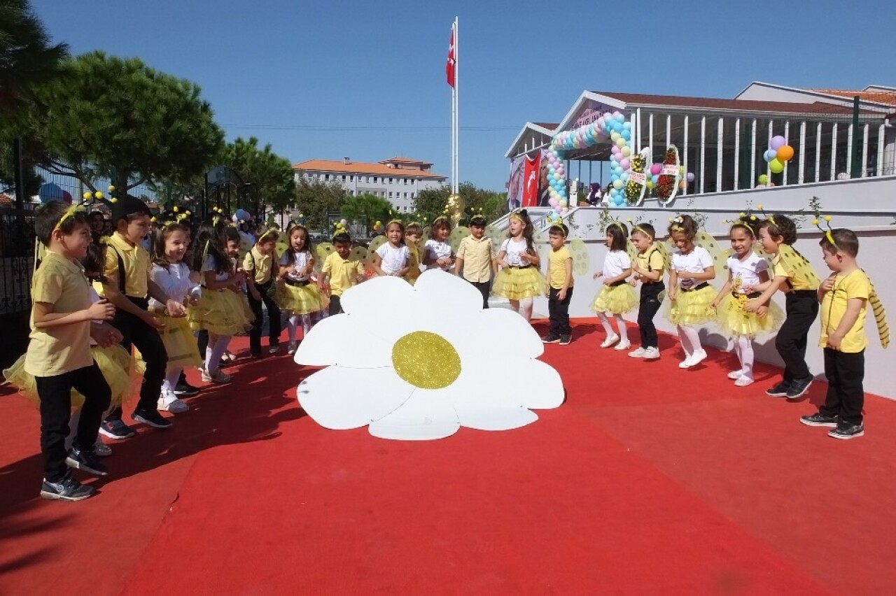 Burhaniye’de Anaokulu açılışını bakan eşi yaptı