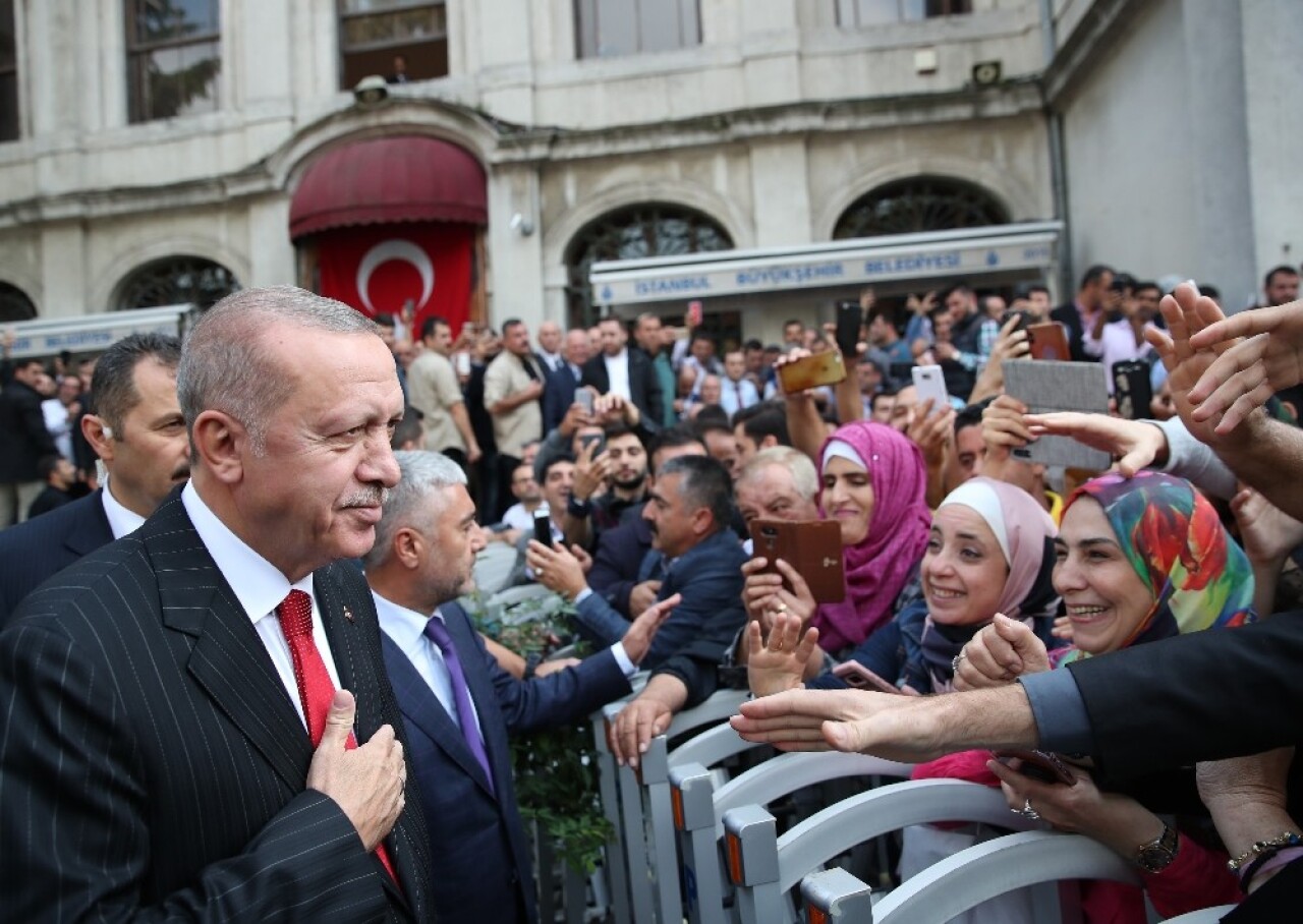 Cumhurbaşkanı Erdoğan, cuma namazını Dolmabahçe’de kıldı