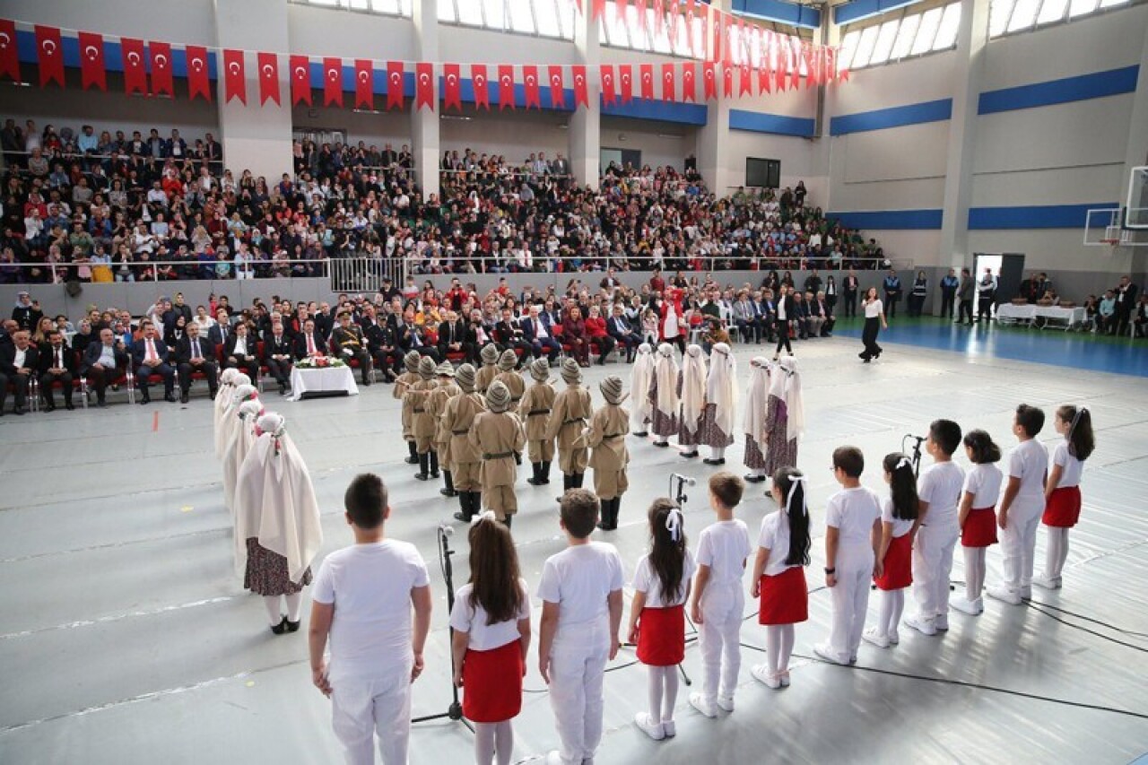 Cumhuriyet Bayramı Bayrampaşa’da coşkuyla kutlandı