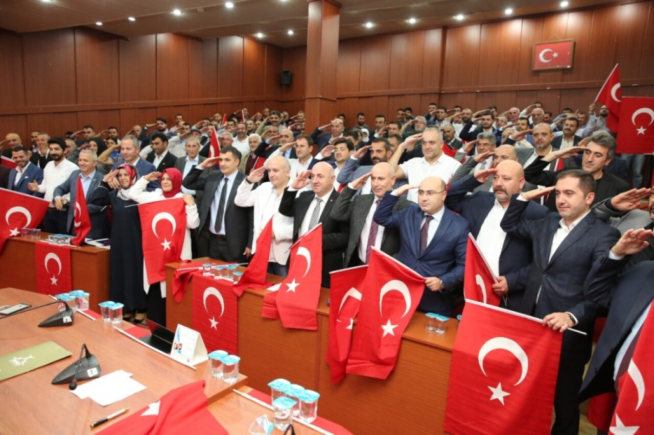 Darıca Belediyesi meclisinden Mehmetçiğe asker selamı