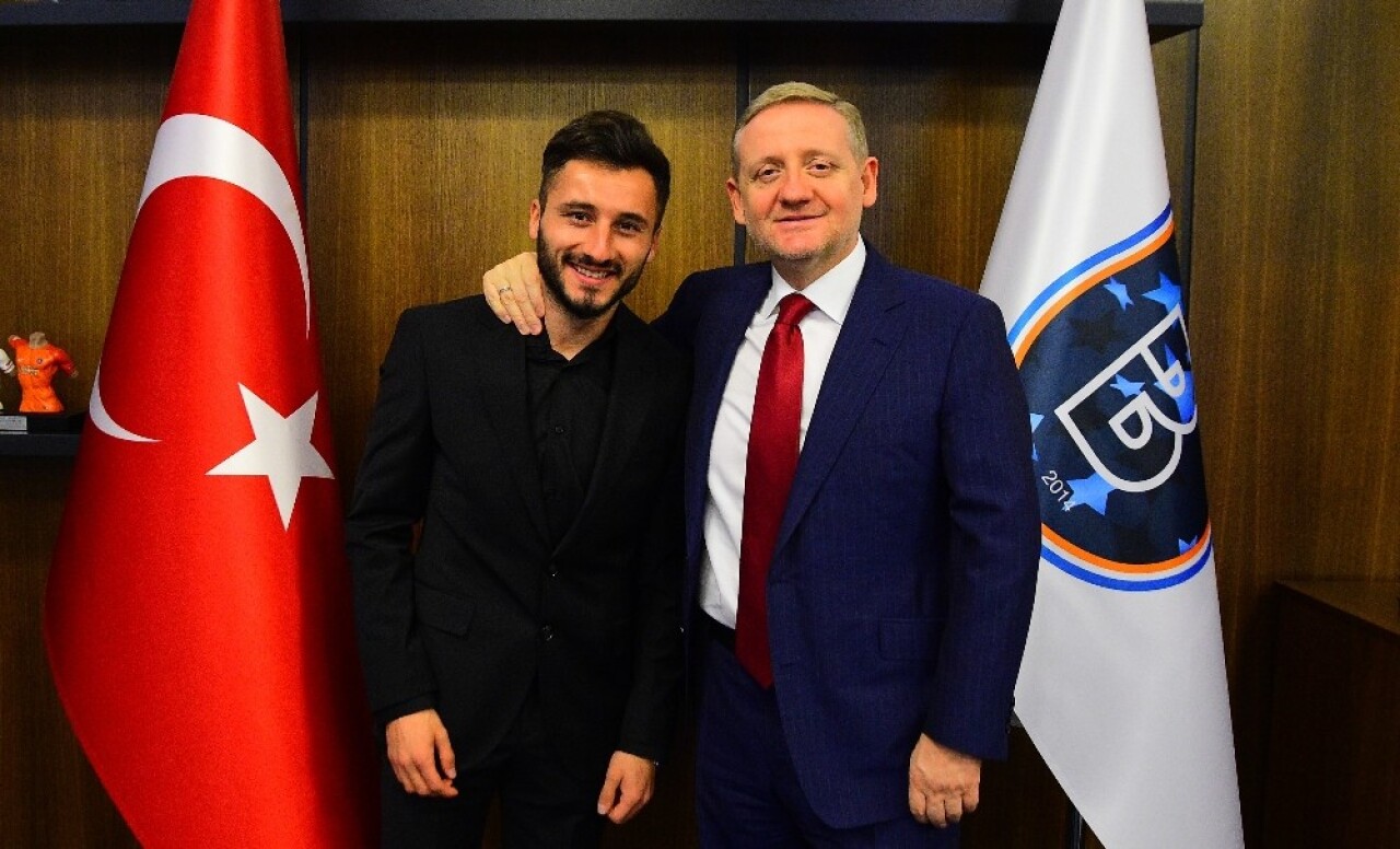 Enver Cenk Şahin’e bir destek de Başakşehir’den geldi