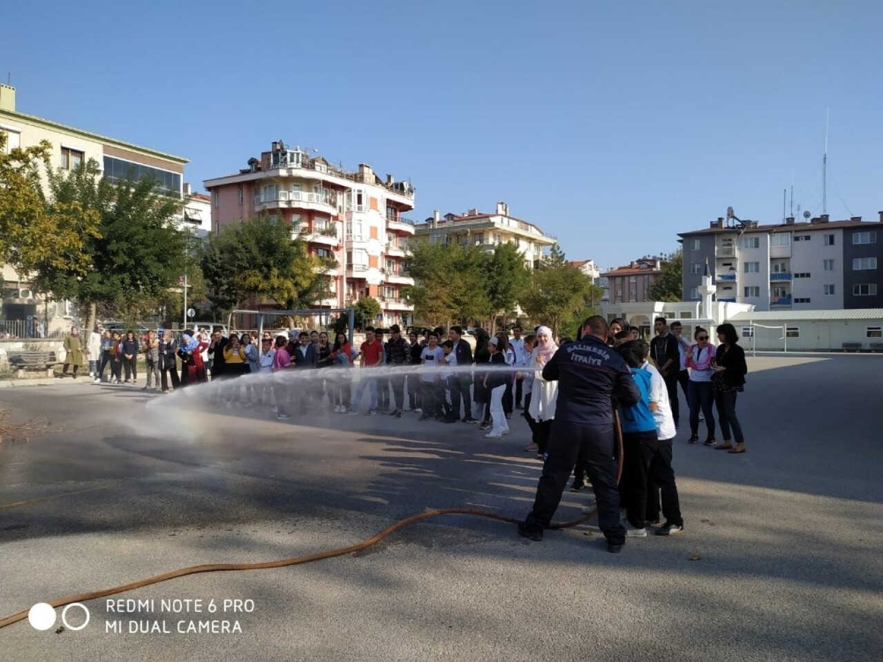 Erdek öğrencilere yangın eğitimi verildi