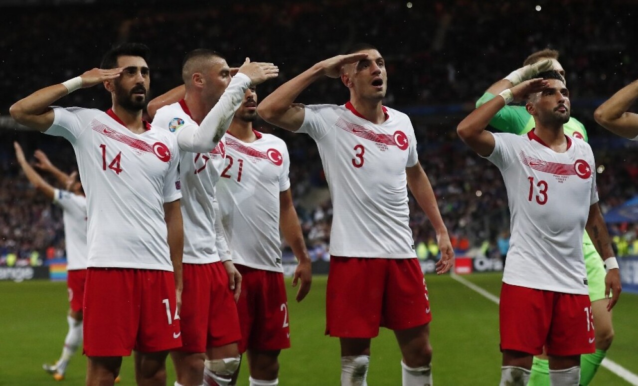 Fransız rejisi göstermedi, A Milliler Mehmetçik’i unutmadı!