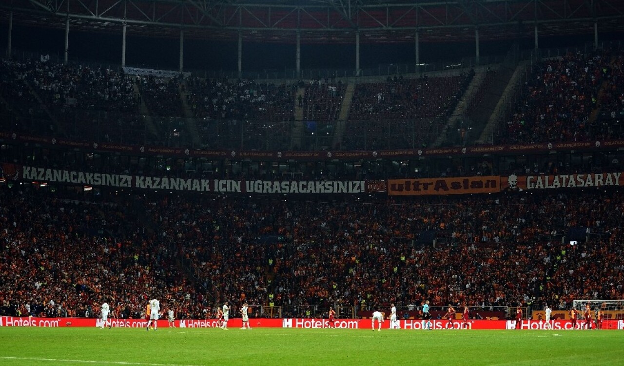 Galatasaray-Real Madrid maçını 49 bin 528 taraftar izledi