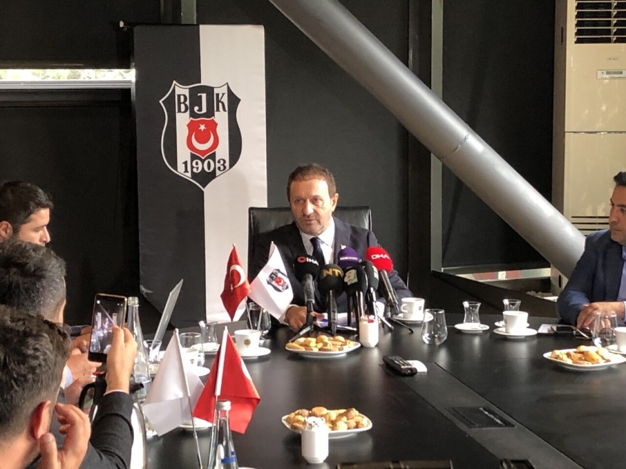 Hürser Tekinoktay: “19 yılın temsilcileri hesap sormaya kalkıyor”