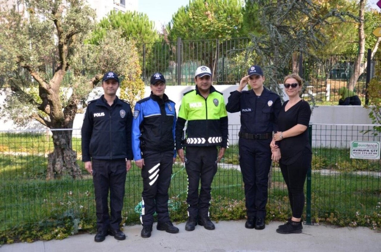 İstanbul polisi, oğlu otizm hastası olan annenin hayalini gerçekleştirdi