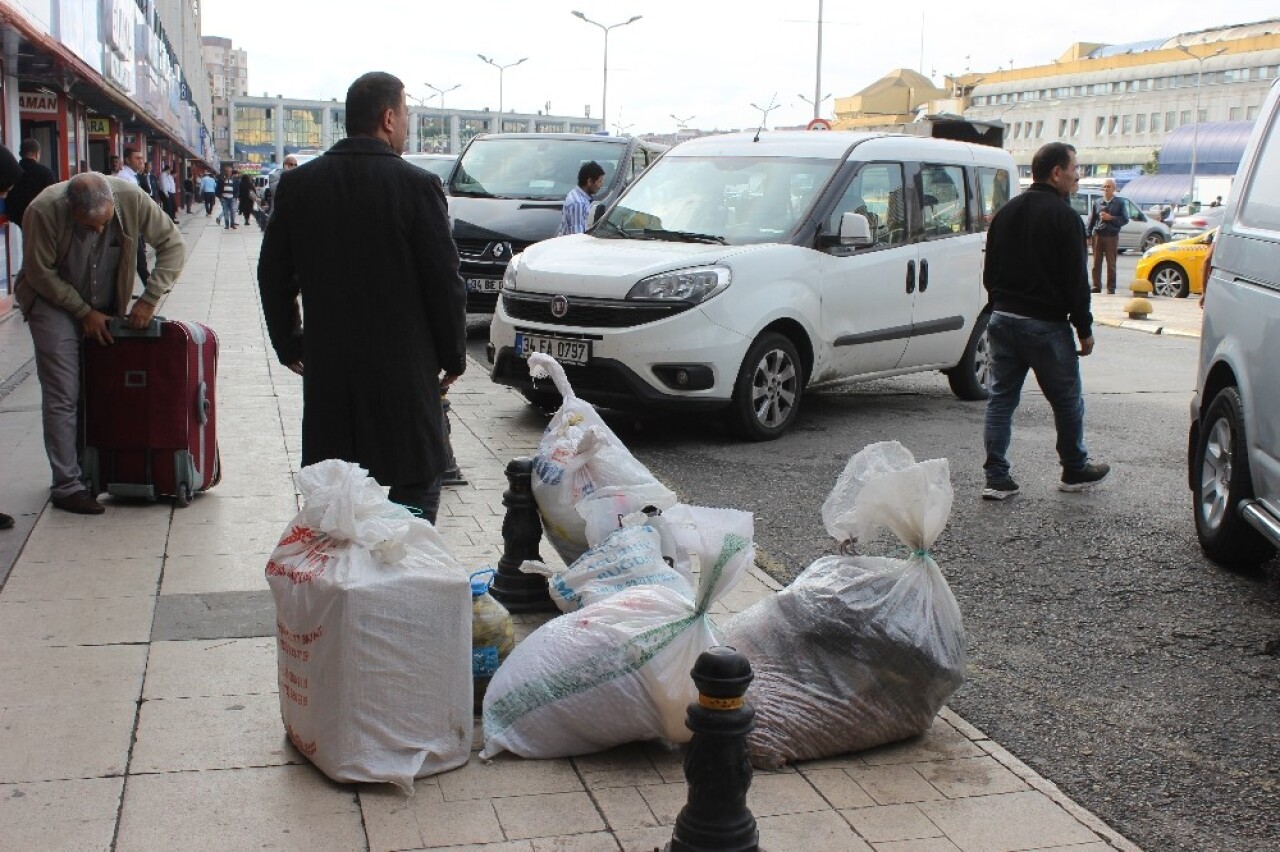 İstanbul’a ‘çuval çuval’ getirdiler