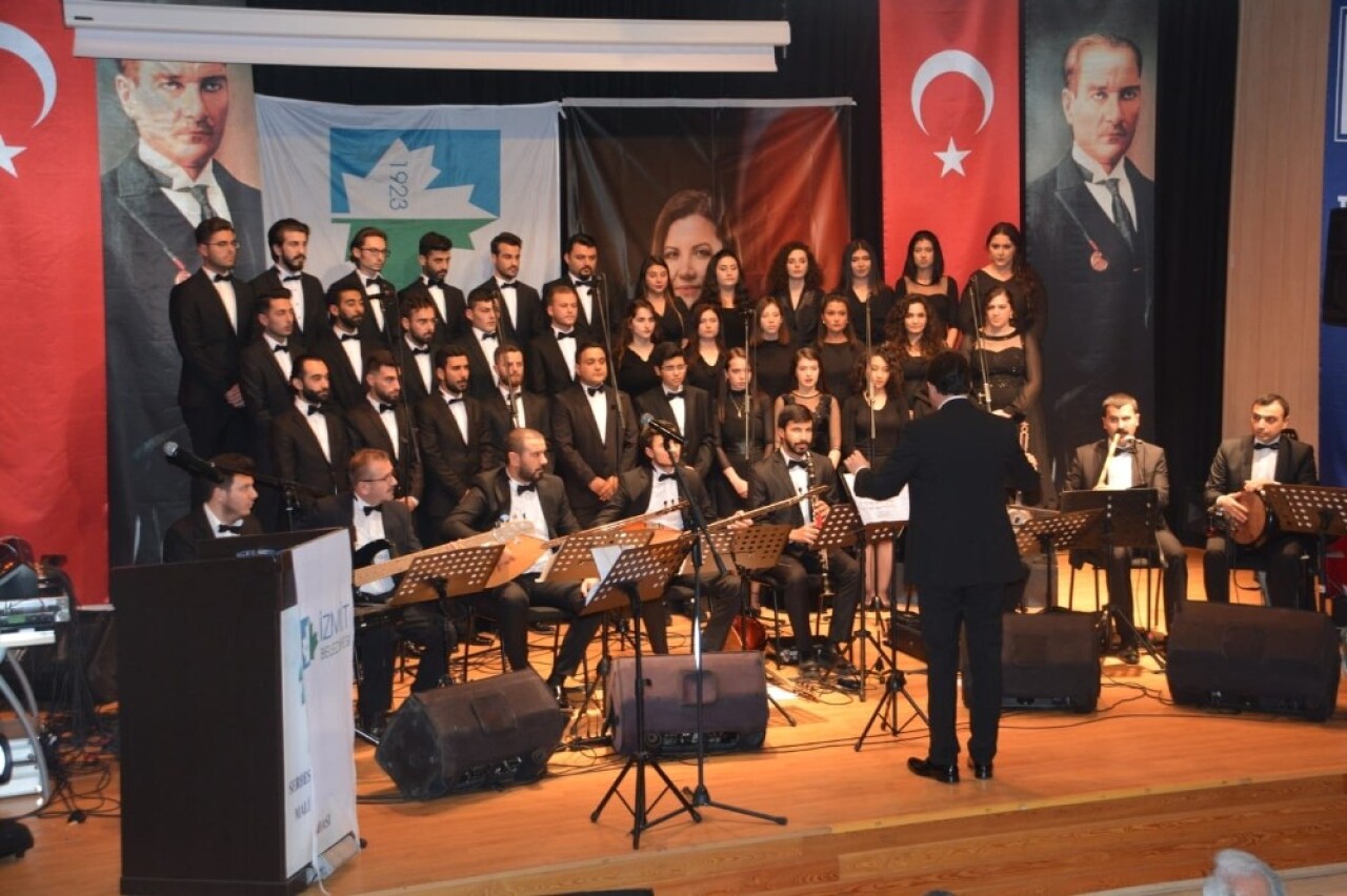 İzmit’te Cumhuriyet Bayramı coşkusu başladı