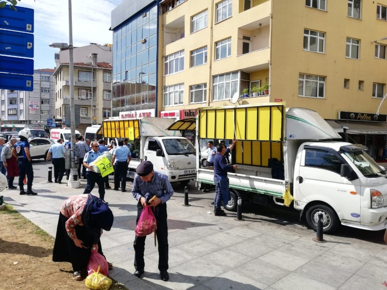 Kartal Zabıtası sokak işgallerine geçit vermiyor