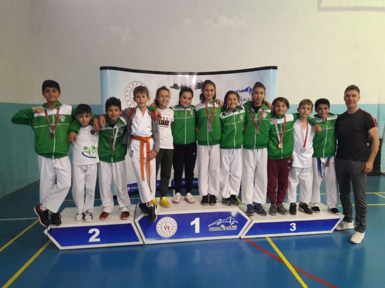 Mustafakemalpaşa Belediyesporlu karatecilerden büyük başarı