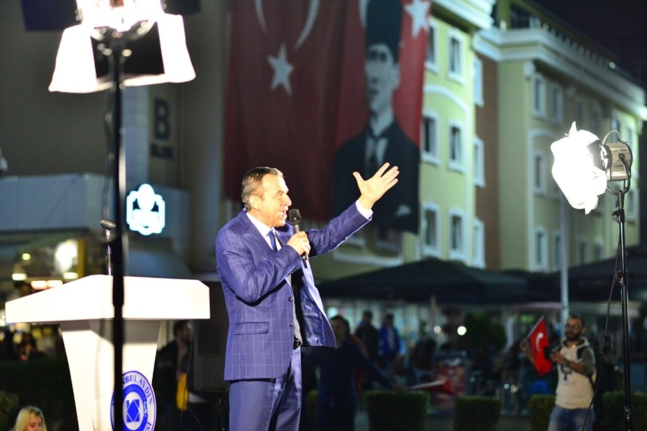 Naim Babüroğlu: “Atatürk’ün kurduğu Cumhuriyet”