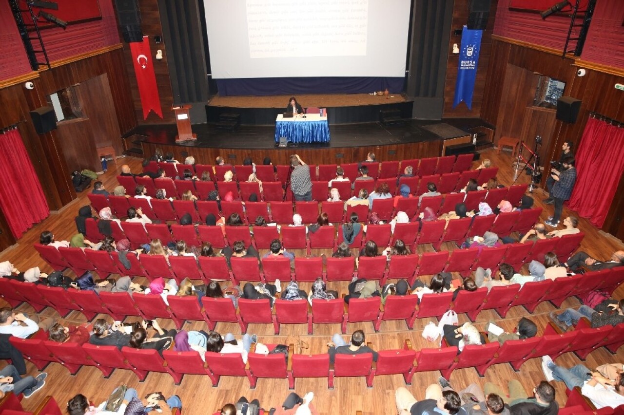 Prof. Şahin: “Edebiyat yapmak, sözü kısaltmaktır”