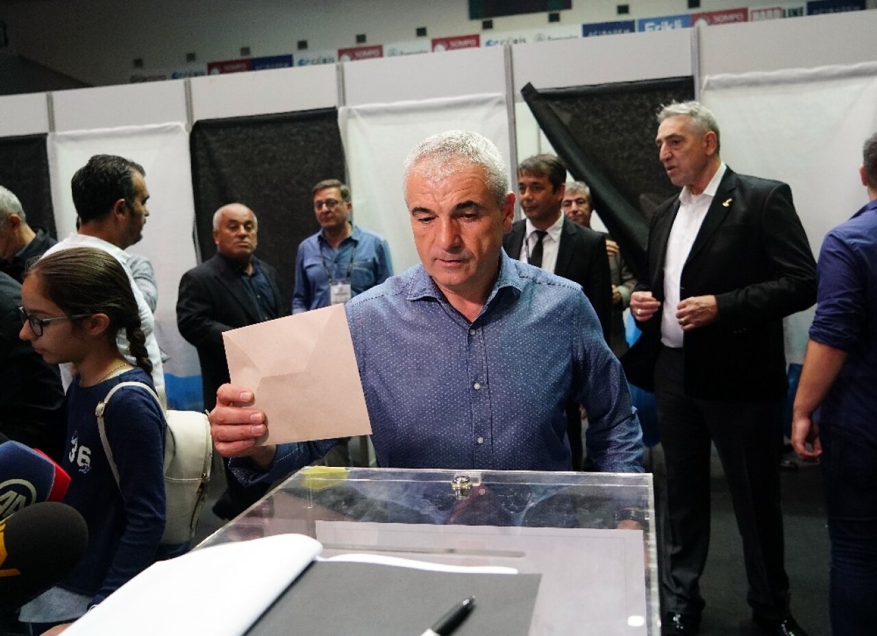 Rıza Çalımbay oyunu kullandı