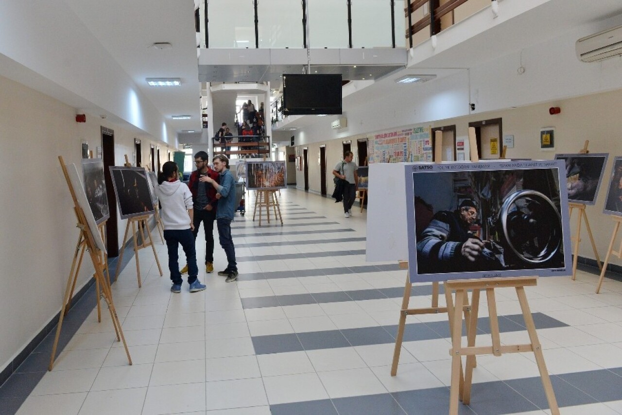 SAÜ’de “Sanayi ve ticaret şehri Sakarya” fotoğraf sergisi açıldı