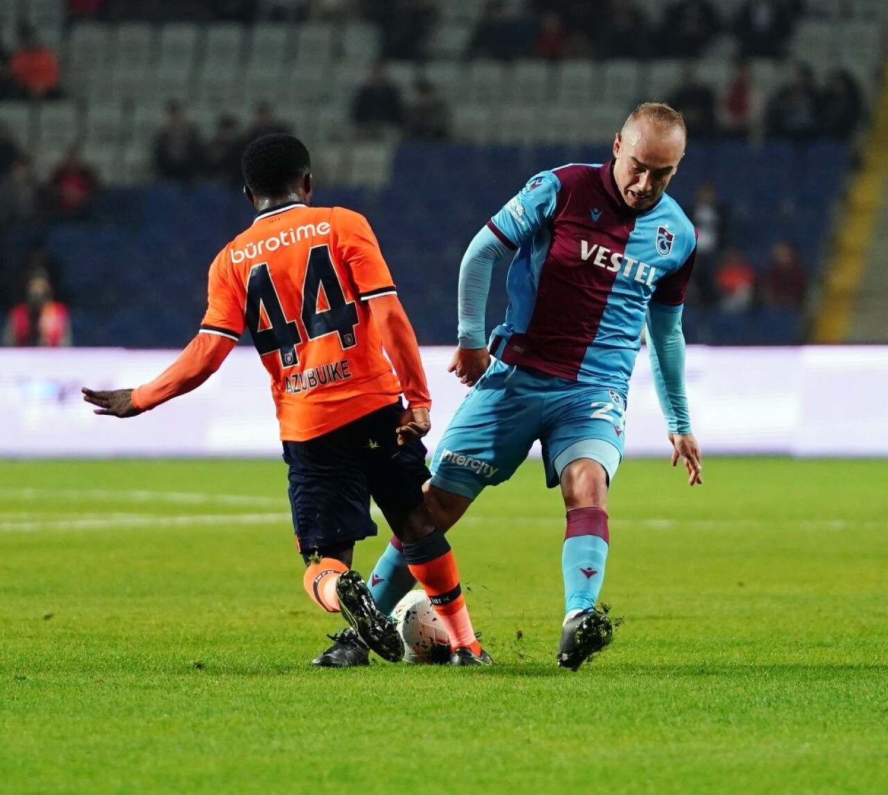 Süper Lig: Medipol Başakşehir: 0 - Trabzonspor: 0 (İlk yarı)