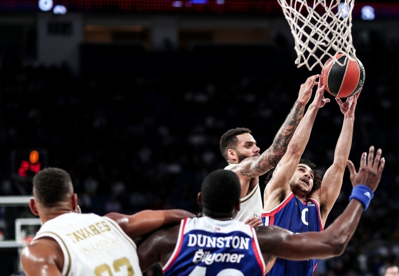 THY Euroleague: Anadolu Efes: 76 - Real Madrid: 60