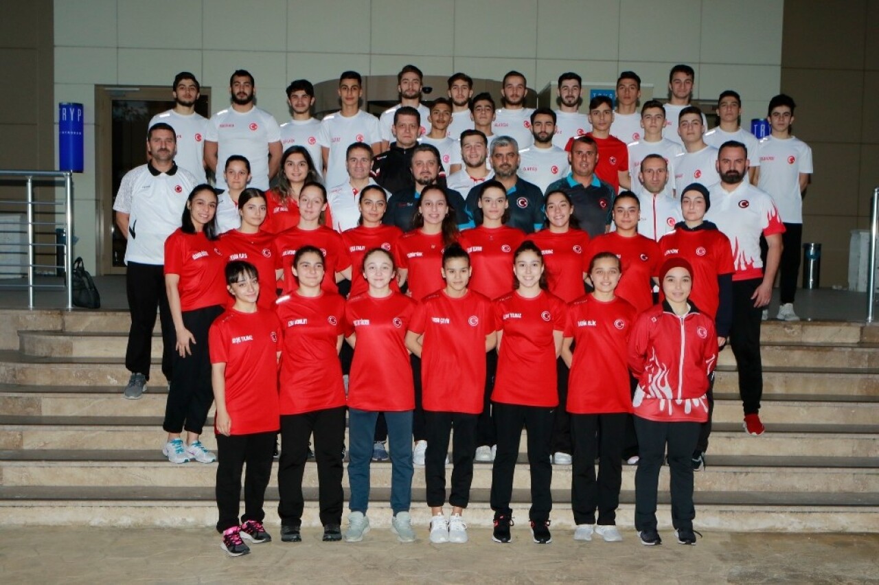 Ümit, genç ve 21 yaş altı Karate Milli Takımı Dünya Şampiyonası’na hazırlanıyor