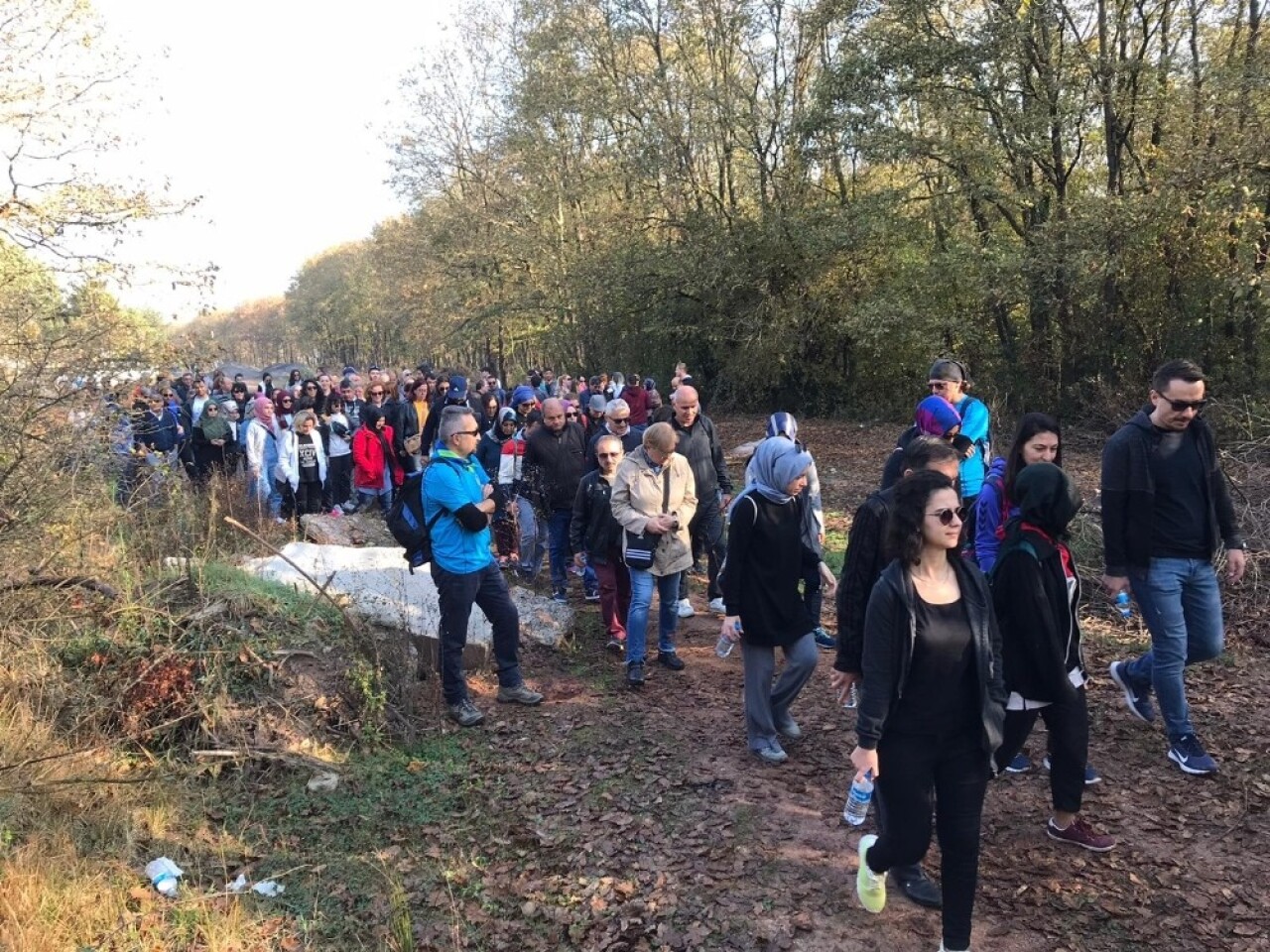 600 öğretmen doğa yürüyüşü yaptı