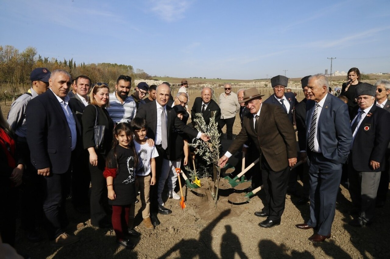 Atatürk için ‘1001’ adet zeytin fidanı dikildi