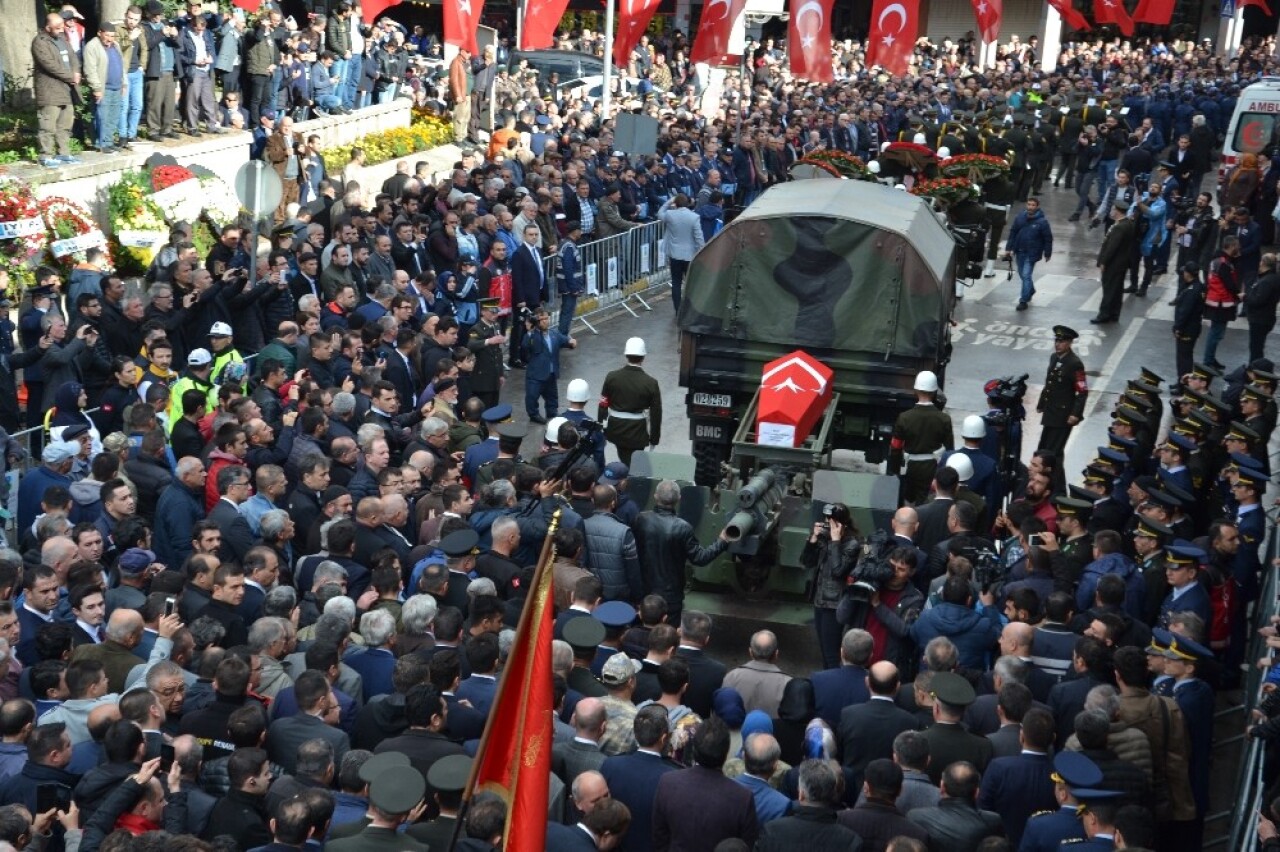 Balıkesir şehidini göz yaşlarıyla uğurladı