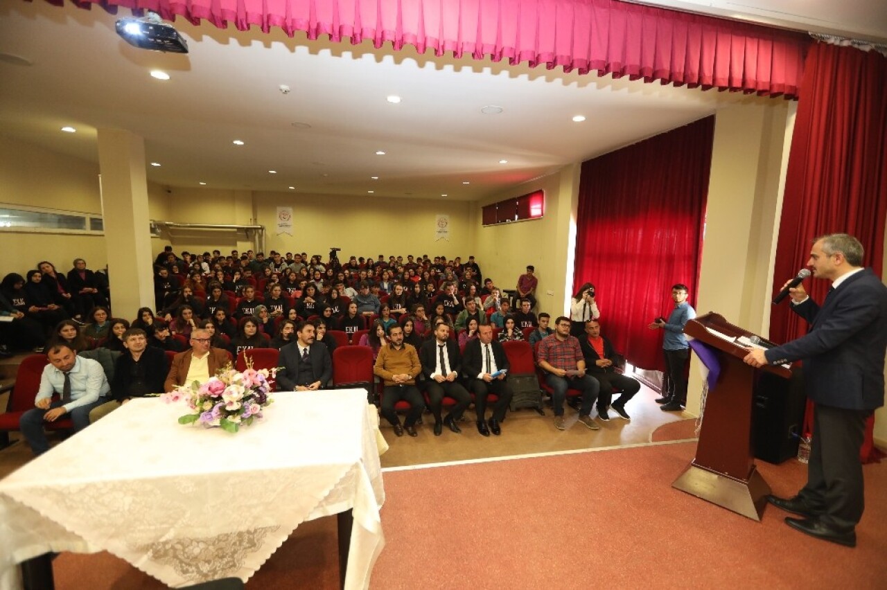 Başkan Çiftçi öğrencilerle buluştu